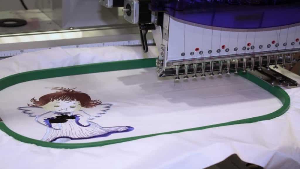 A beautiful picture embroider with a long-arm quilting machine
