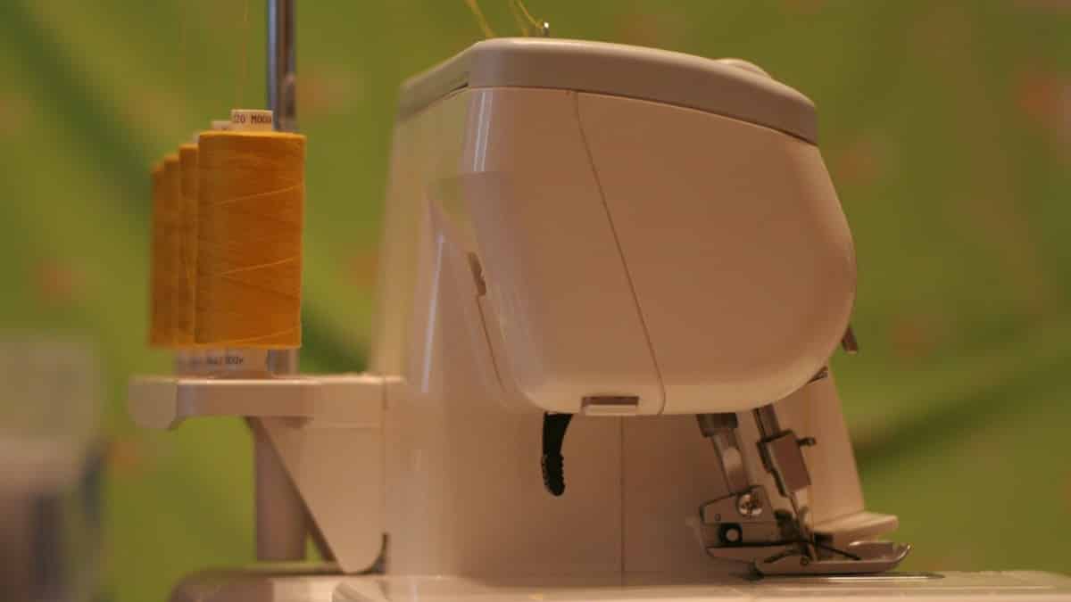 how does a serger work